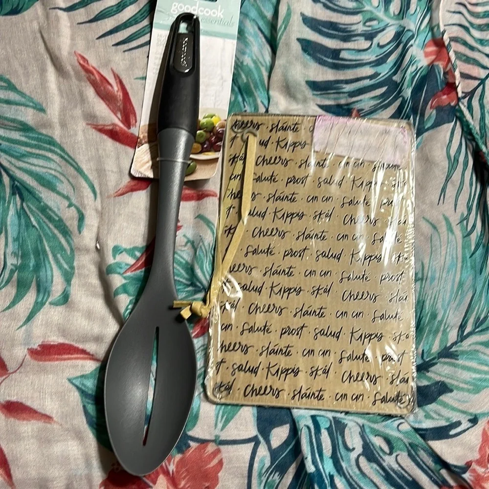 New Slotted Spoon and Cheeseboard set